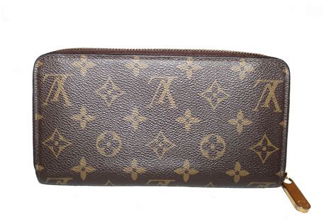 what are louis vuitton wallets mde of